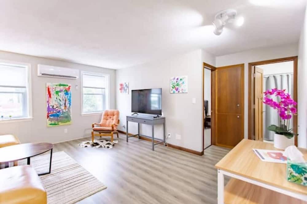 Monroe Apartment | Baumies Guest Apartment