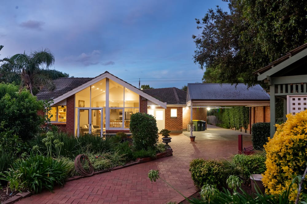 Fullarton House | The Wattle House