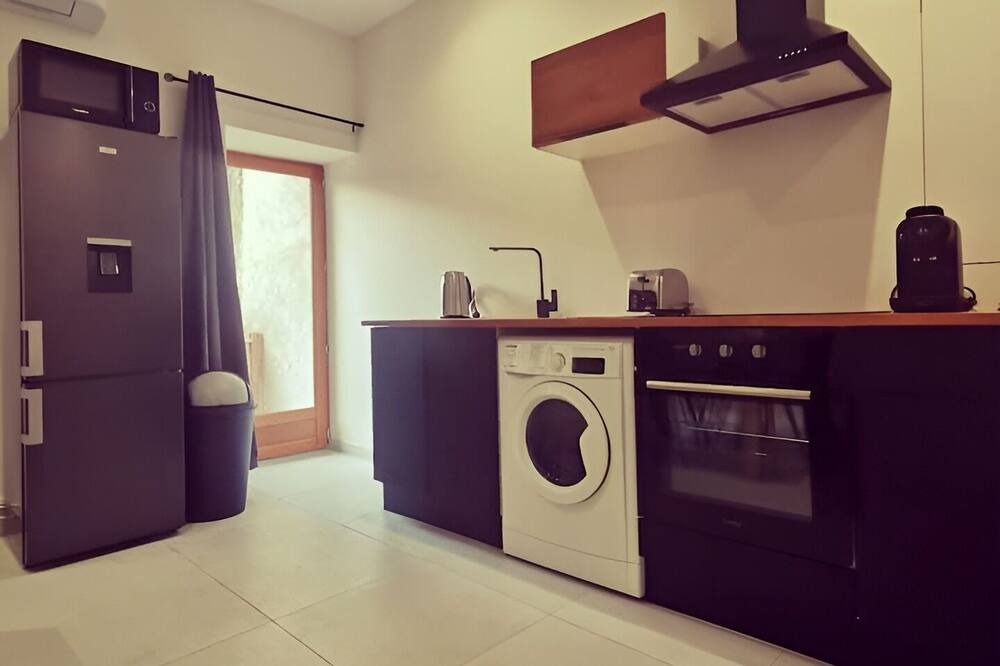 Centre Ville Apartment | Apartment-Private Bathroom