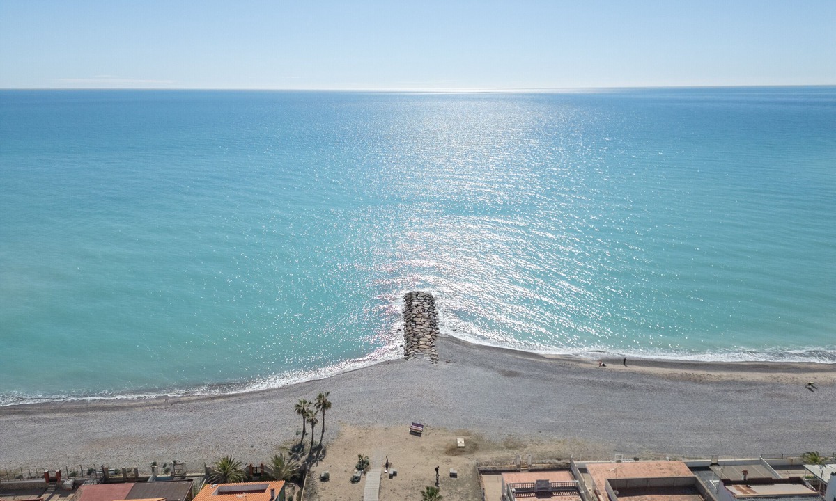 El Grau de Moncofa Apartment | Apartment "Acogedor a 100 m Playa" with Private Terrace & Wi-Fi