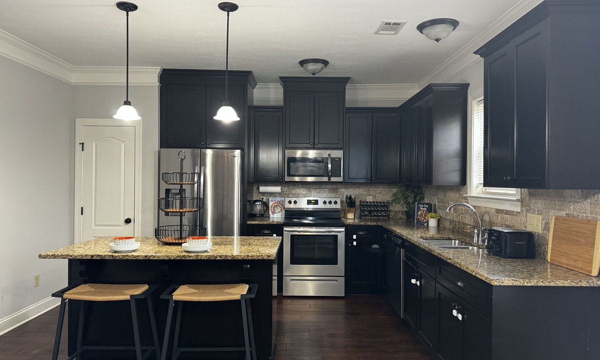 Gracewood House | NEW l Unique l Modern l Cozy