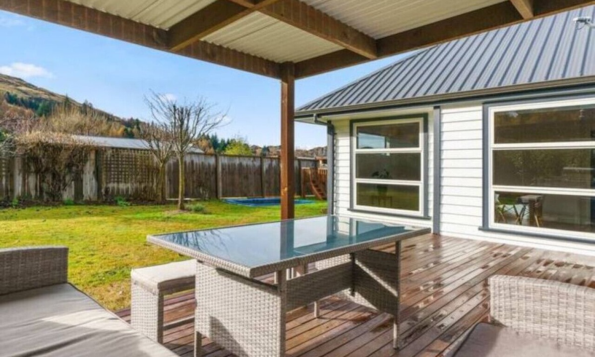 Arthur's Point House | At home on Atley, Arthurs Point