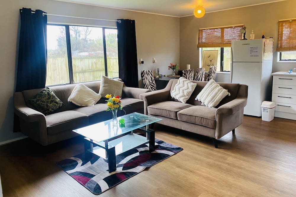 Ohinemutu House | Lake Side - Rotorua Town Central