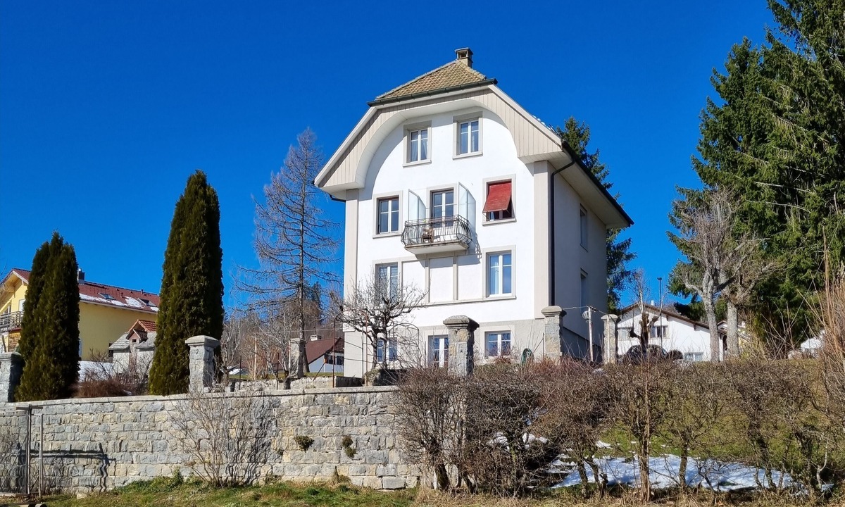 Les Breuleux House | Grande Maison sur Trois Étages, Endroit Calme. Animaux Acceptés