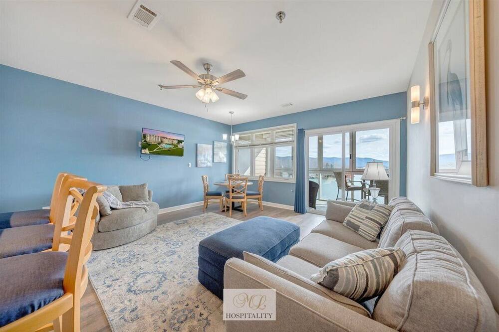 Smith Mountain Lake Condo | #344 2 bedroom 2 bath Mariners SML