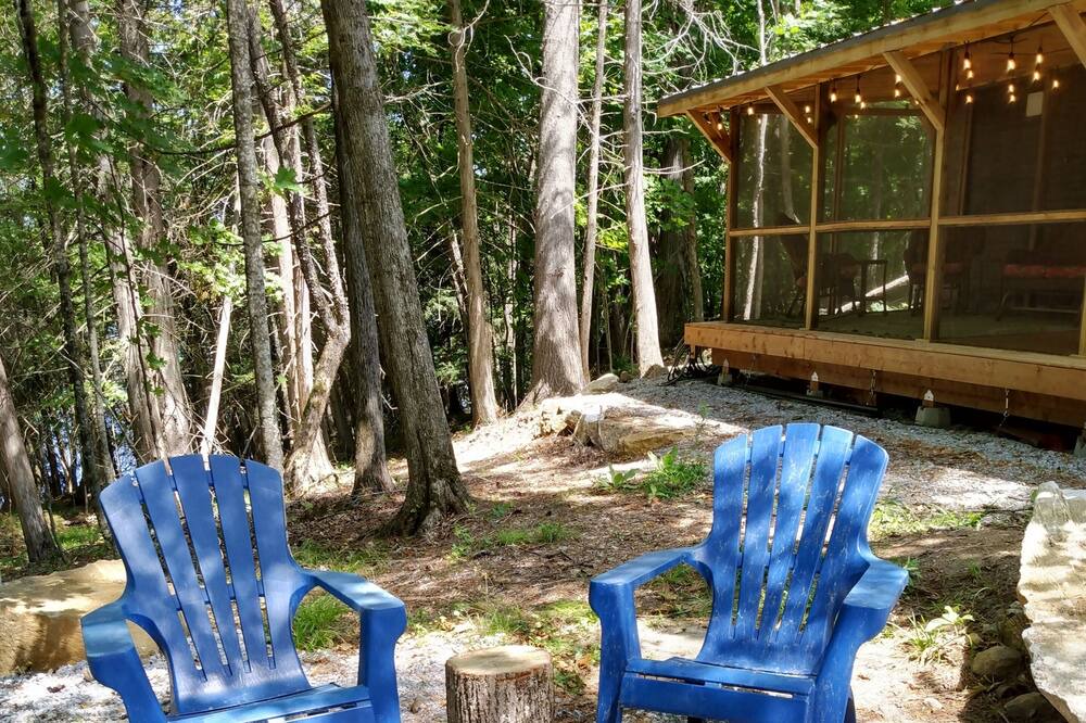 Tay Valley Cottage | WaTERFRoNT TiNY HoUSe NeAR PeRth & an HouR to OttAwA - A Perfect Getaway for Two