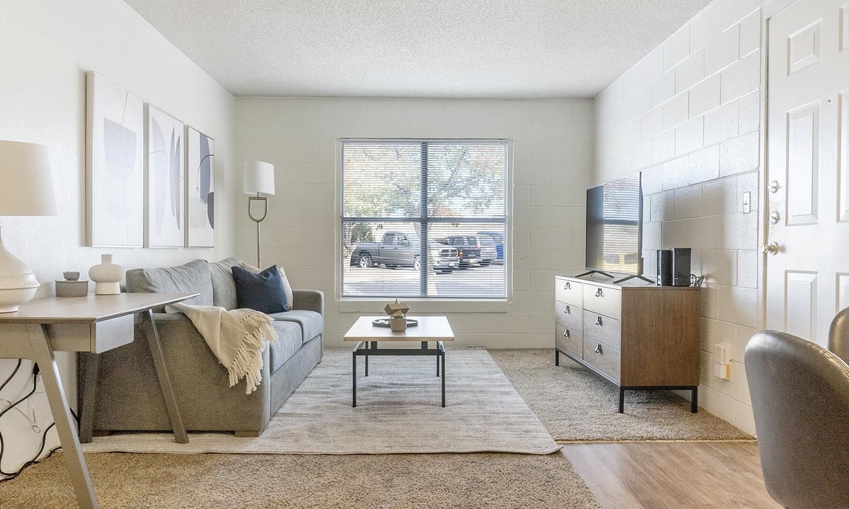 Biggs Field Apartment | Modern Apartment in Prime Location (ID1266X956)