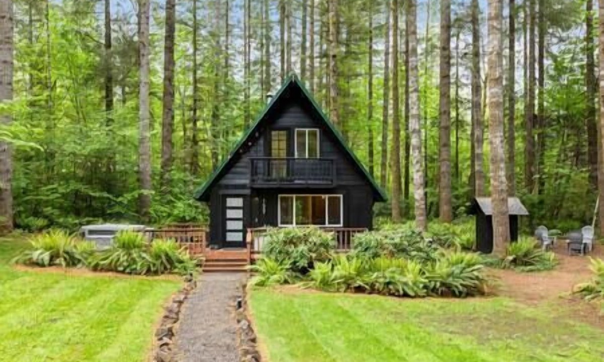 Ariel Cabin | 2 Cabins by Lake Merwin + HotTub