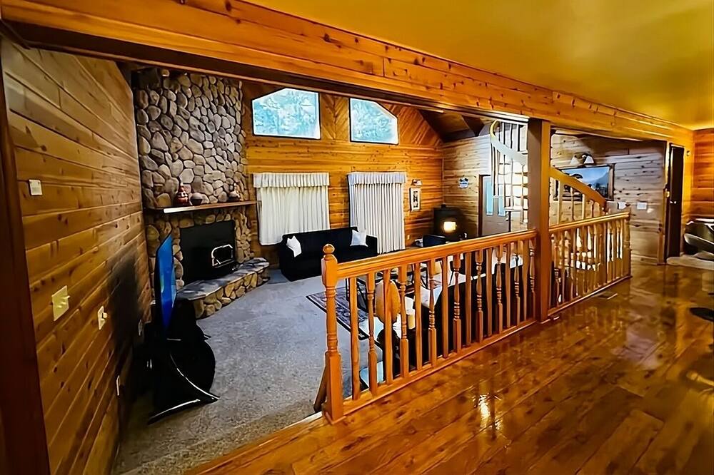 Willow Creek House | Cozy beautiful custom home