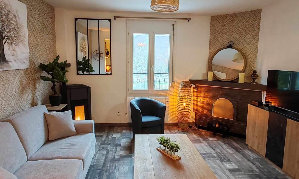 Bogny-sur-Meuse House | T3 Cosy, Terrasse Avec vue Panoramique sur la Vallée