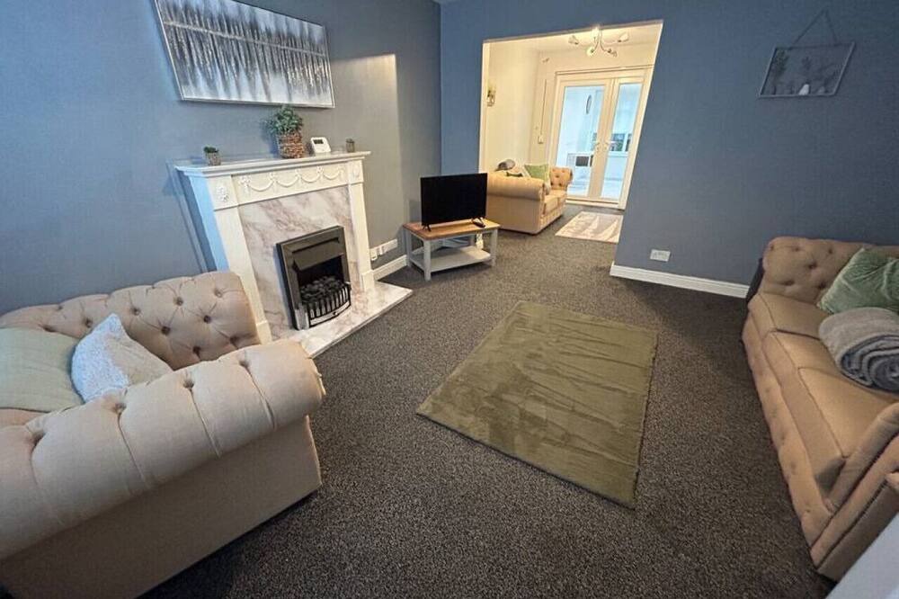 Wistaston House | 4 Bed Ideal For Workers Families