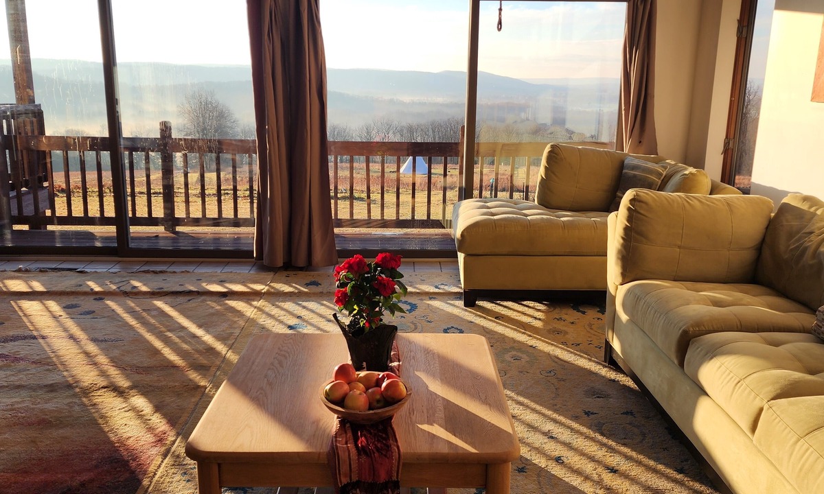 Bowers Villa | Valley Views Serene Retreat