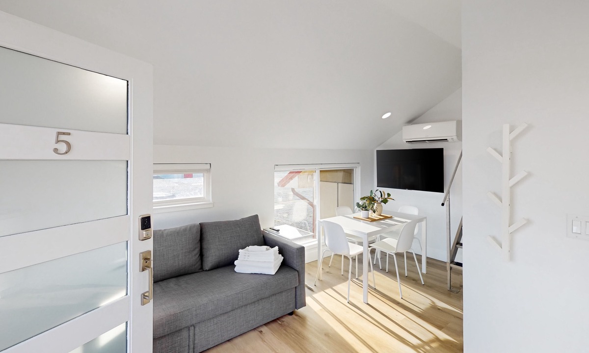 Soap Lake Apartment | Updated retreat with kitchenette, on-site laundry, private patio, & central AC