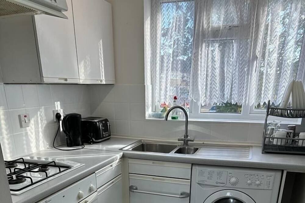South Ockendon House | Cosy 2 Bed House!