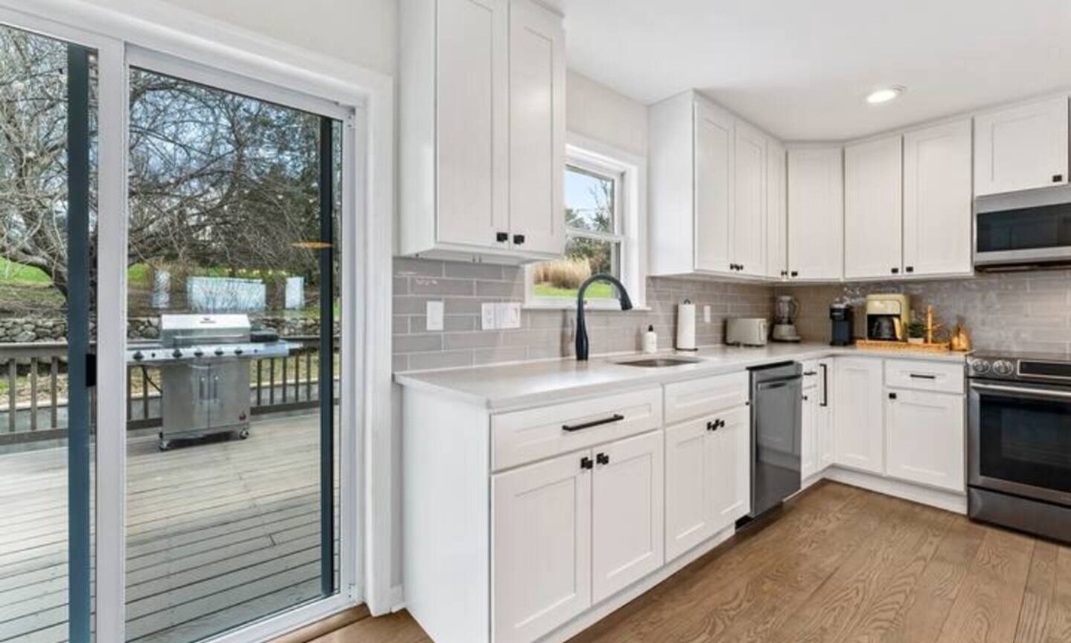 Warwick House | Modern Countryside Haven in Warwick