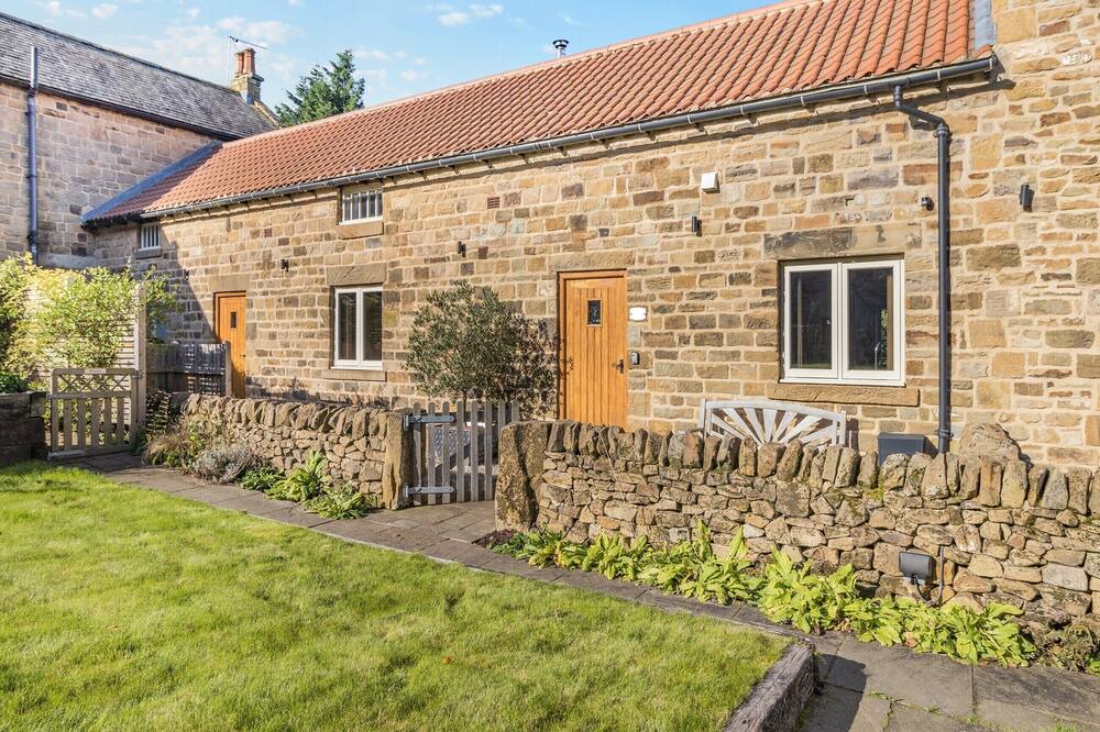 Marsh Lane Cottage | 8 bedroom accommodation in Sheffield