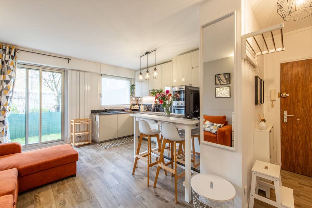 Bois-Colombes Apartment | Vrbo Property