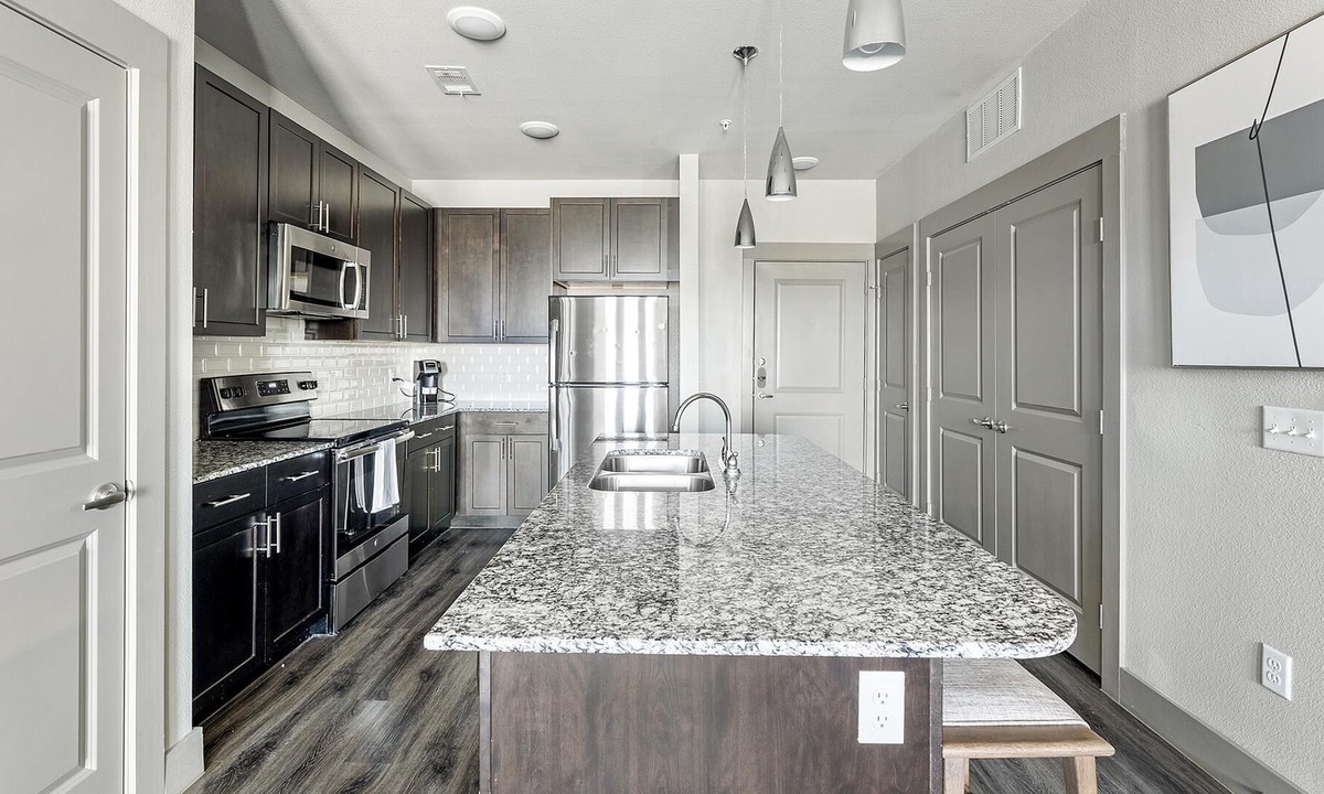 Denton Apartment | Modern Apartment in Prime Location (ID9427X28)
