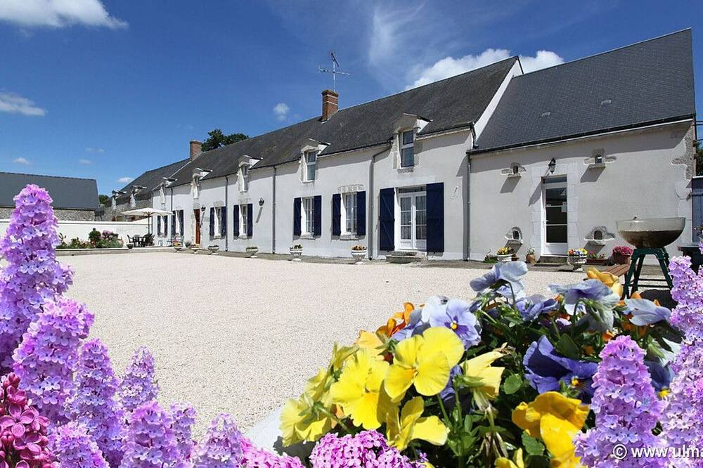 Cravant Bed & Breakfast | Guestroom Cravant, studio flat, 3 persons