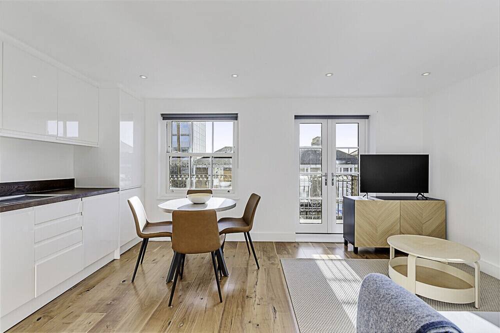 Turnham Green Apartment | Chic Chiswick Apartment