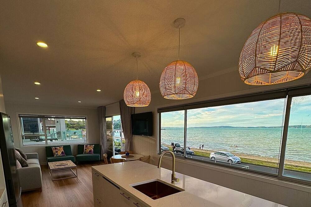 Maraetai House | Maraetai Beachfront Retreat