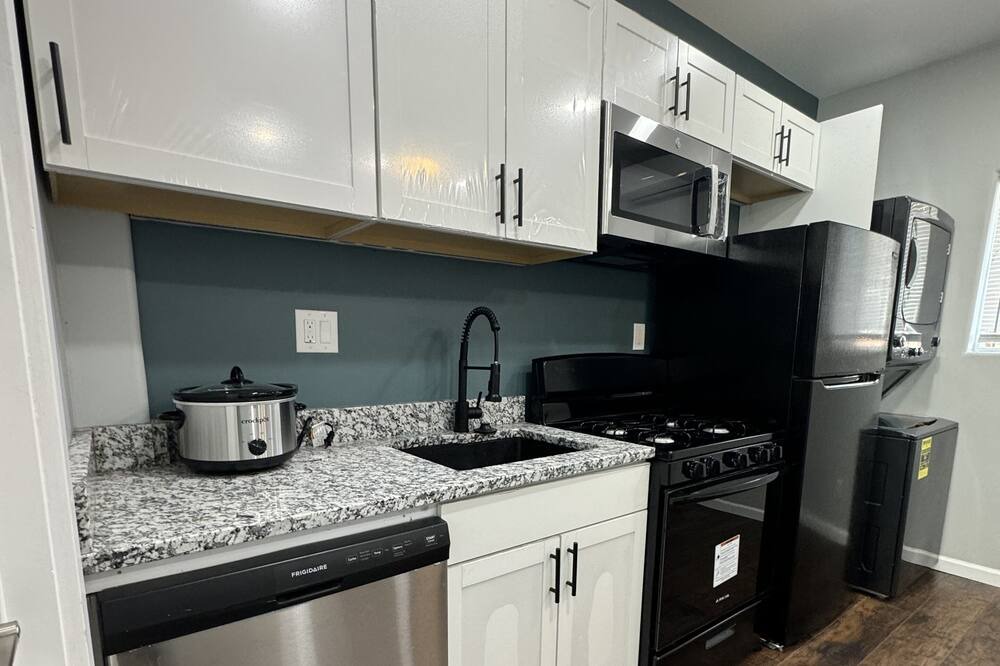 Barelas Apartment | Downtown Modern updated apartment