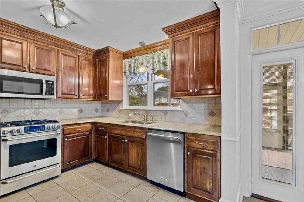 Highland Historic District Apartment | Charming Historic Highland Home