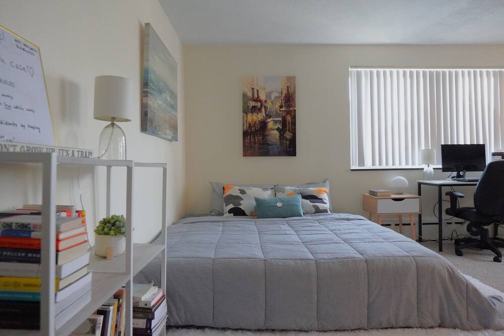 North Cambridge Apartment | Cozy Cambridge Studio