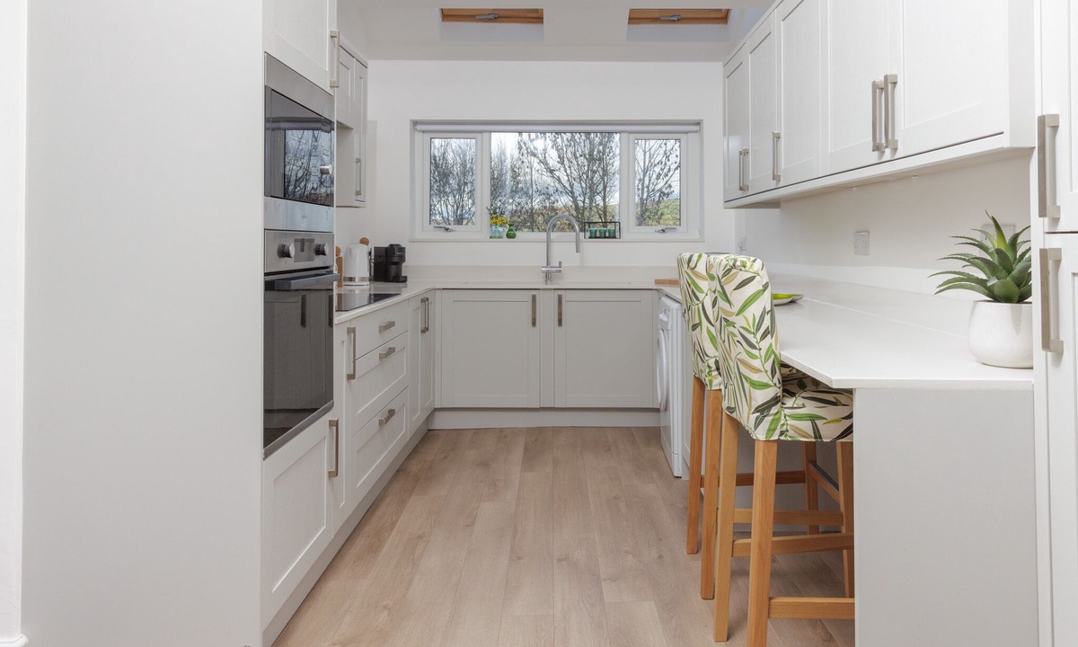 Caerphilly House | 82 Van Road, Caerphilly 3 Bed