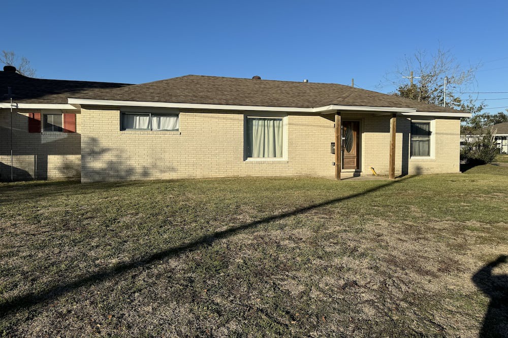 Westlake House | Modern 3 bed 2 bath