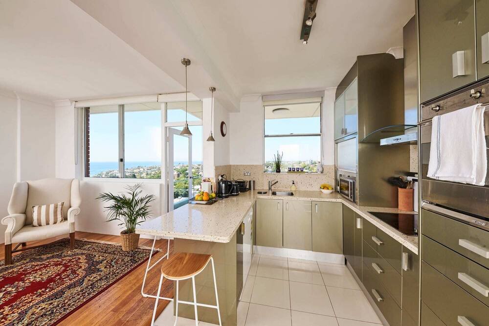 Waverley Apartment | 2 Bdrm Apt Walk to Bronte Beach & Bondi Junction