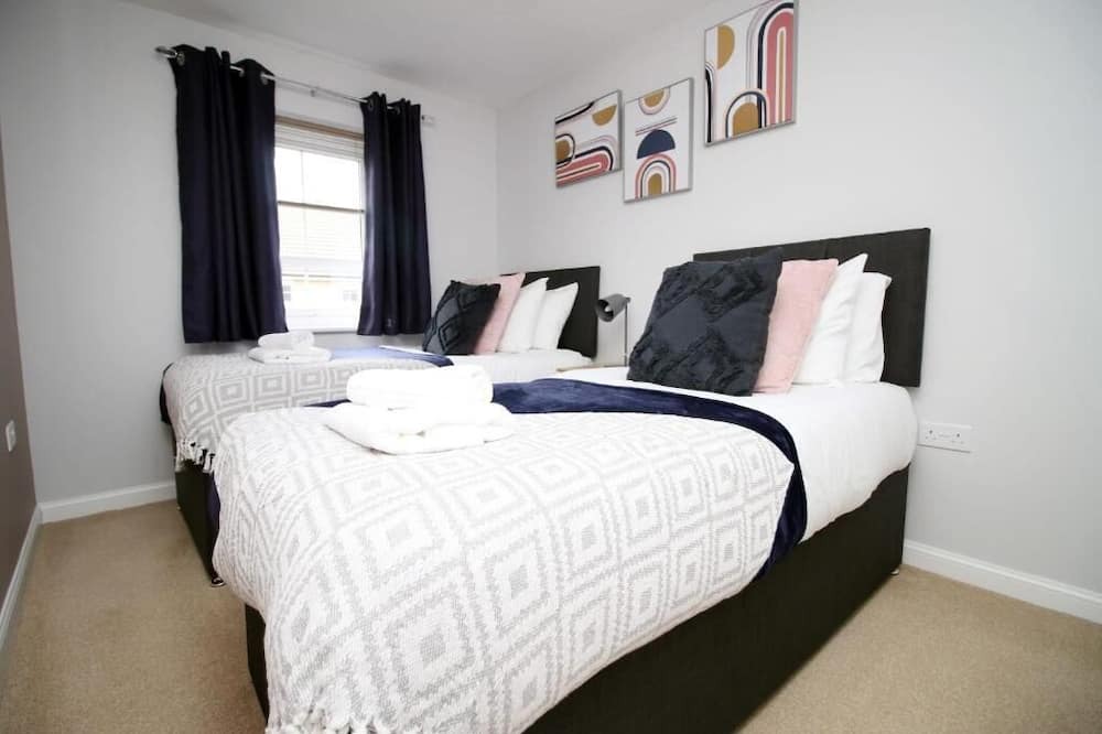 Graig House | Ebbw House (3 BR Free parking)