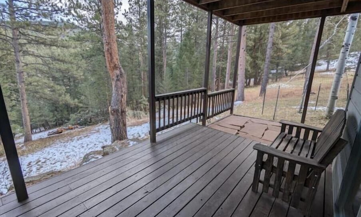 Evergreen Meadows Apartment | Park setting In-law Apartment