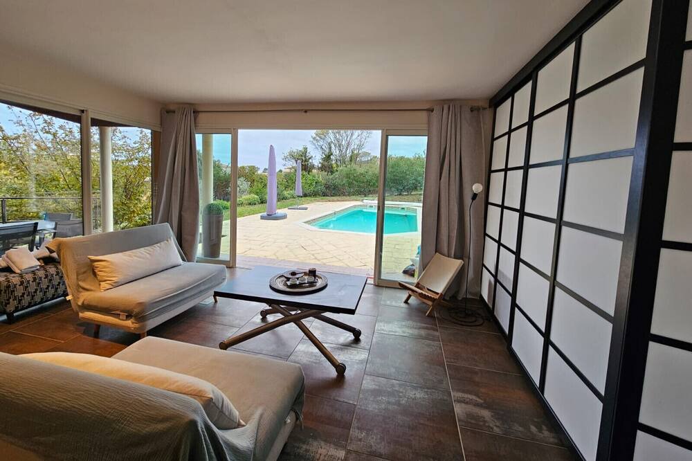 Montarnaud Apartment | Appartement Montarnaud Piscine et Exterieur