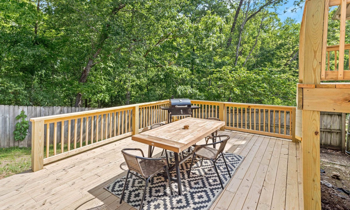 Bentonville House | Spring Break|5 Min to Downtown|Sleeps 8