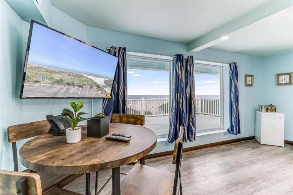 Shibui Sands Apartment | Waves At Your Doorstep