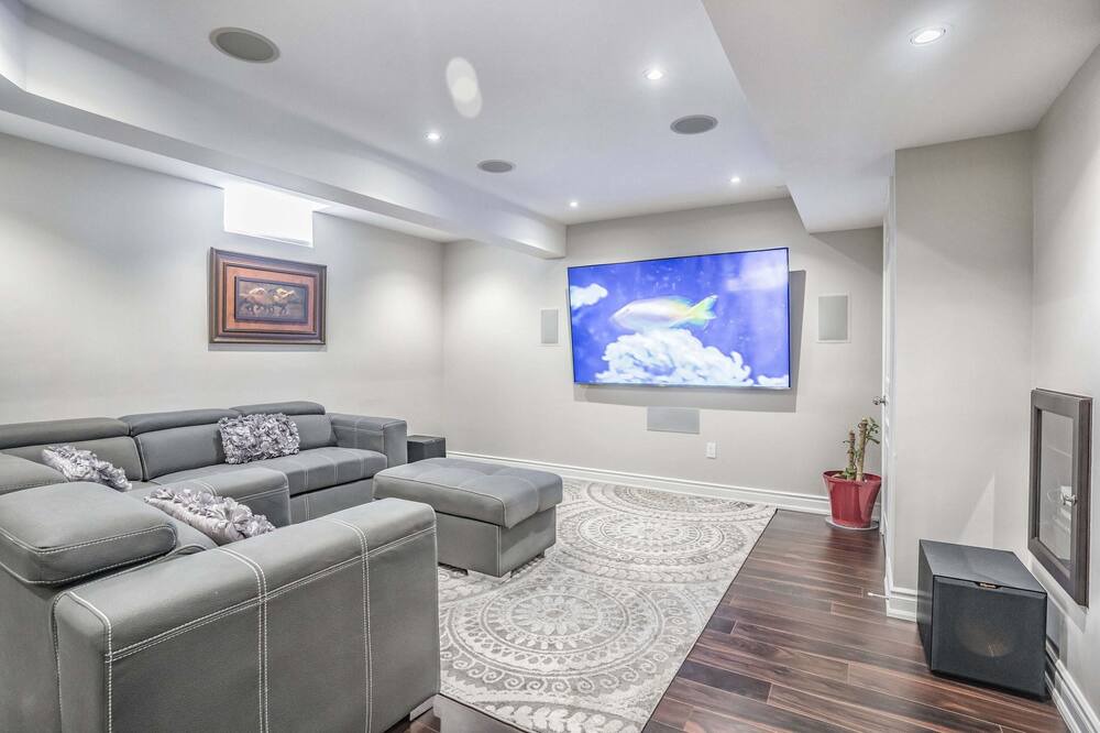 Markham House | Charming basement retreat awaits you!