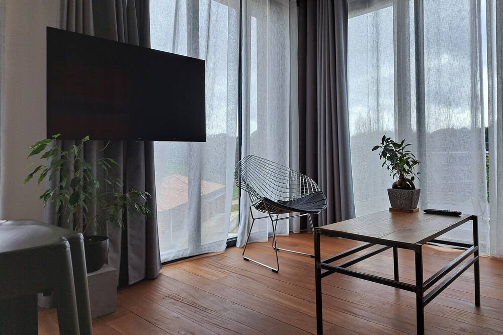 Vieille-Toulouse Apartment | Appartement Design, Terrasse Privée, Douche à L'italienne, Cuisine, no2
