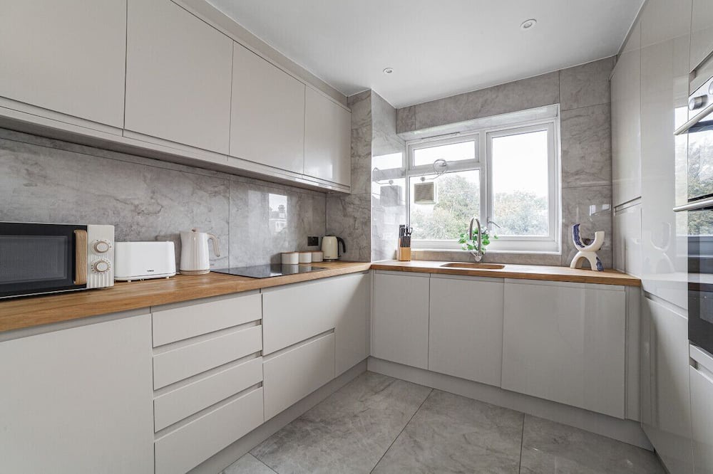 Southfields Apartment | The Wimbledon Park Space