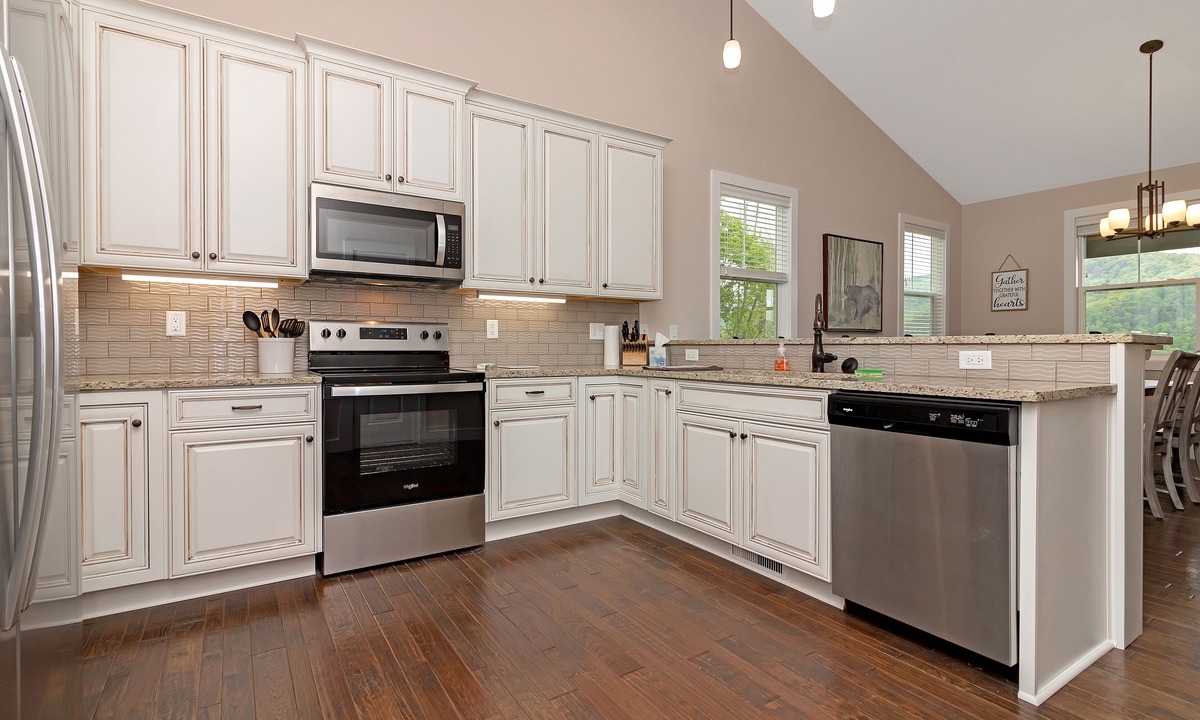Bear Lake Reserve Resort | Sparkleview! A lovely home with stunning lake view in a private resort community