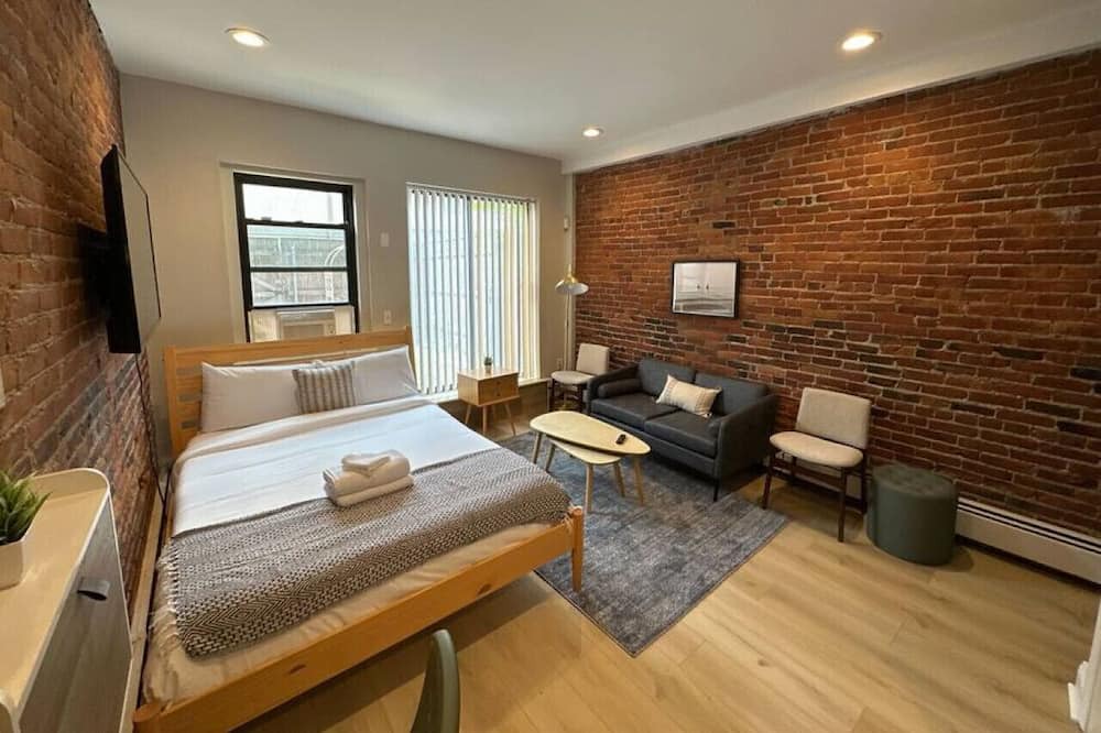 Harrison Lenox Apartment | Cozy Central South End Studio