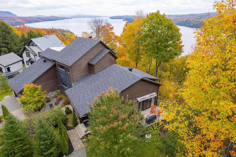 Owl's Head Ski Resort Ski Chalet | Ski in & Ski out - Panoramic view of Lake Memphremagog - Panorama