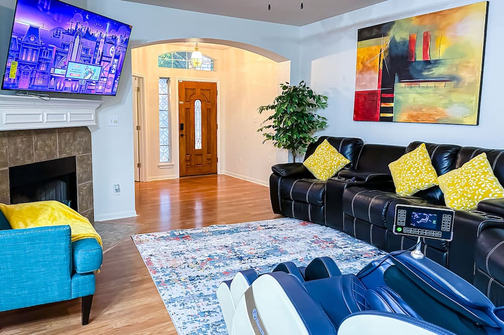 Teravista House | Charming Retreat with Style & Comfort, Relax with Shiatsu Massage chair