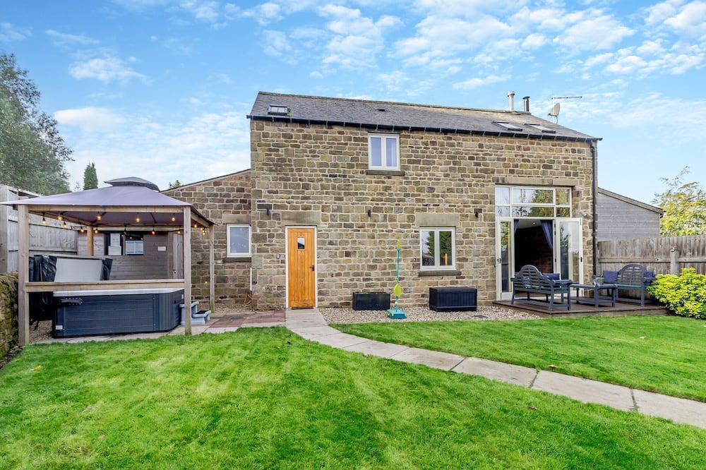 Marsh Lane Cottage | 4 bedroom accommodation in Sheffield