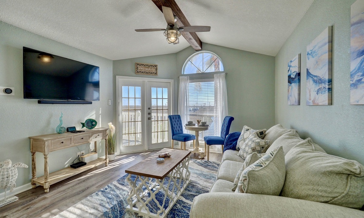 Corpus Christi Condo | Ocean Views - Lake Front Condo walking distance to the Beach!