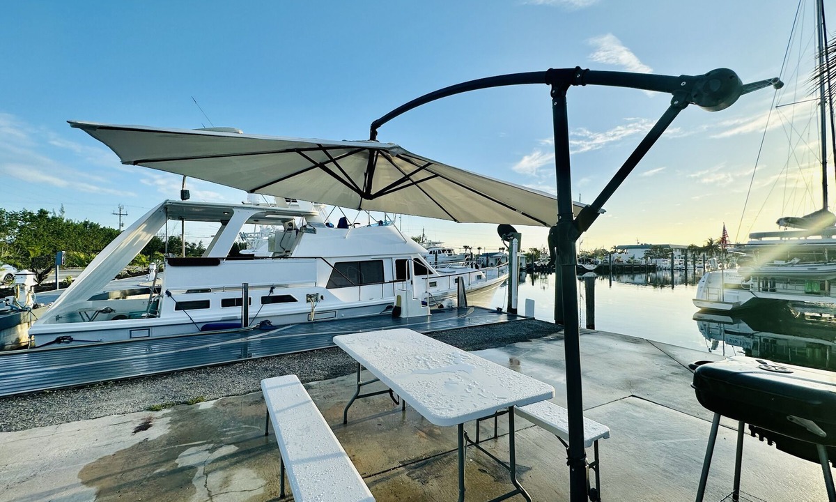 Key Largo Boat Rental | Lady Blue Yacht in FL KEYS