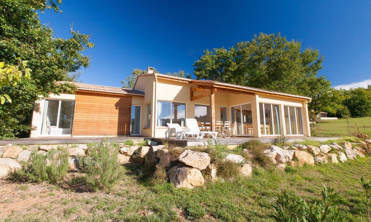 Quillan House | Tidy bungalow with dishwasher