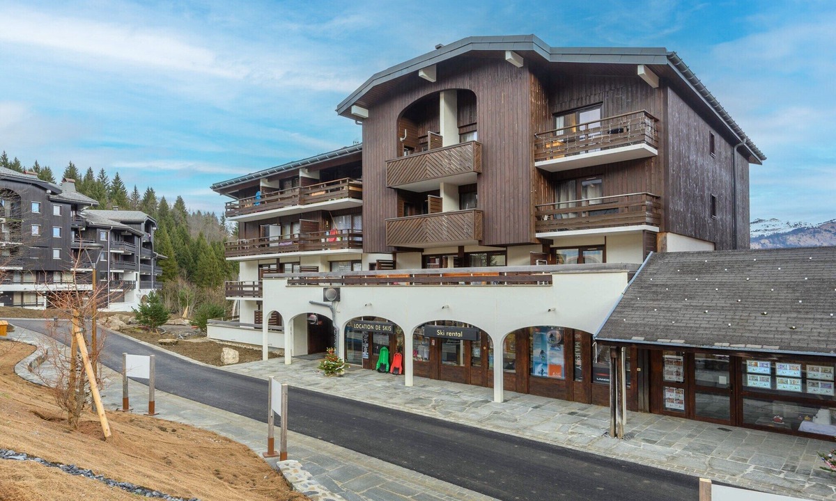 Les Esserts Apartment | Modern Ski Apartment for 4 in Morillon