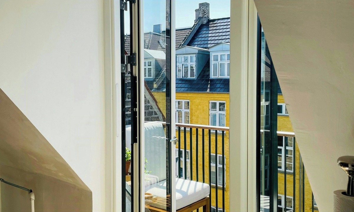 Copenhagen City Centre Apartment | Penthouse with balcony near Botanical Garden