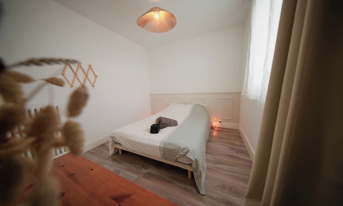 Dervallieres - Chezine Apartment | Bright T3 with balcony and parking, 6 pers, Procé